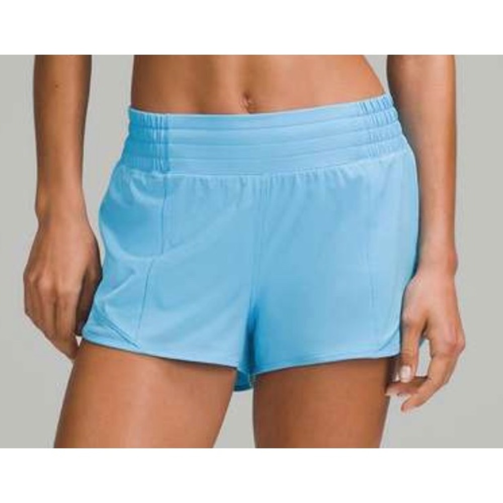 LULULEMON Hotty Hot Shorts KAYAK BLUE LIGHT (AQUA) High Rise Lined 2.5" sz 6